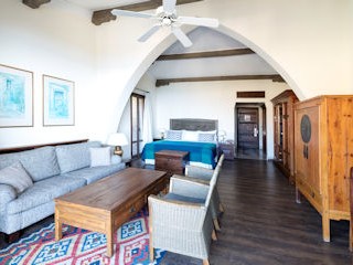 Columbia Beach Resort - Eagles Nest Suite (2)