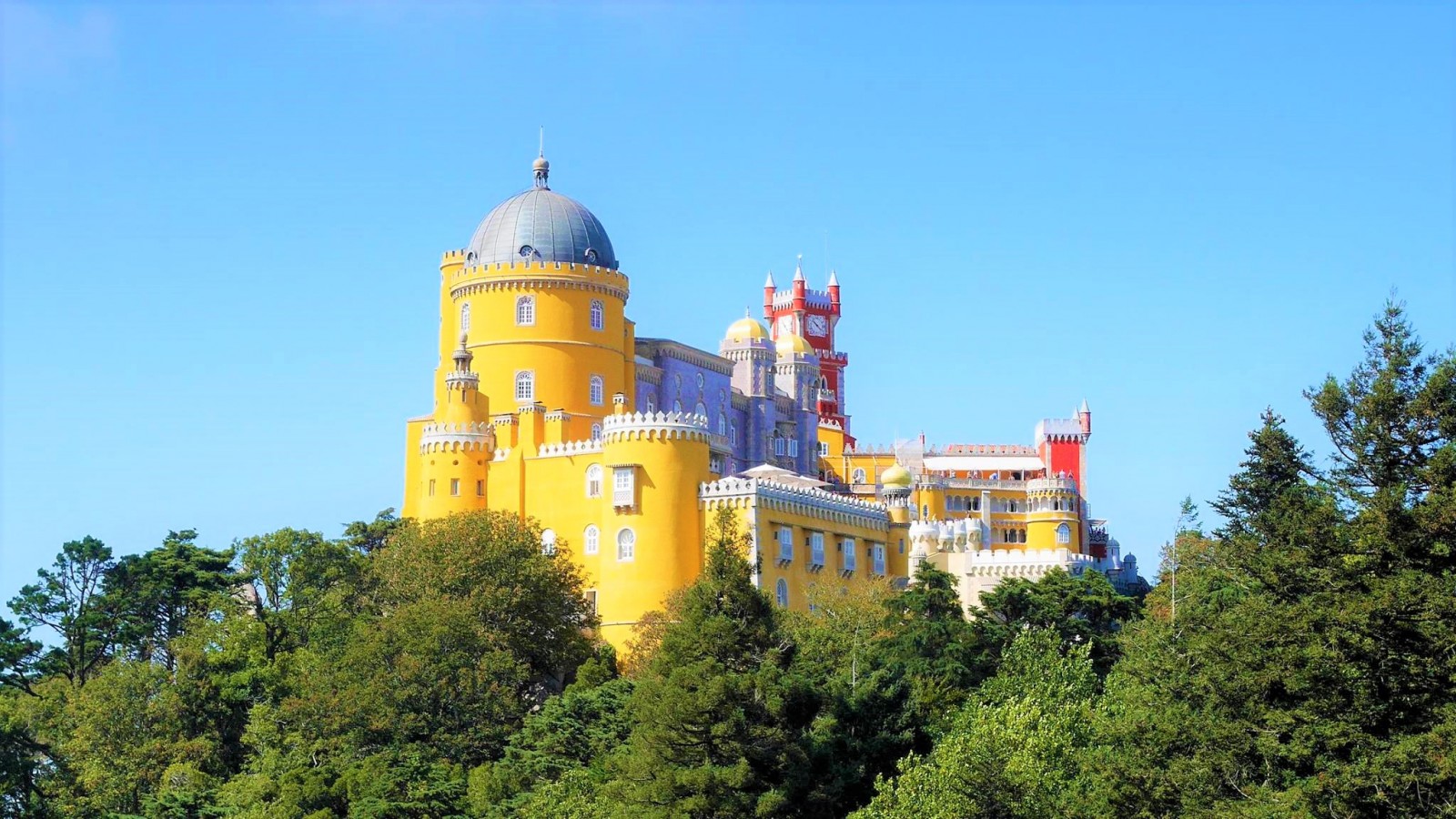 Palais National de Pena on the hilltop in Sintra