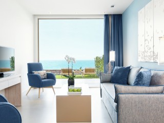 Deluxe One Bedroom Family Suite Sea View