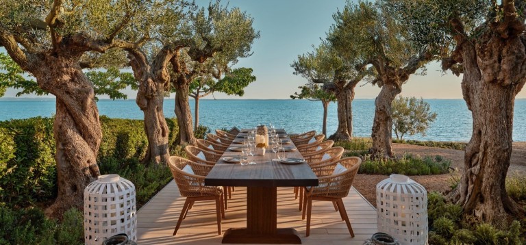 Ikos Olivia Ouzo