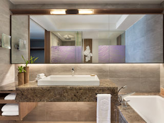 Junior Suite Hibiscus Beach Access Bathroom Shangre-La Le Touessrok