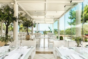 Ouzo Greek Restaurant, IKOS Oceania