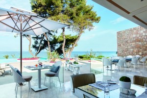 Pines Restaurant, Sani Club