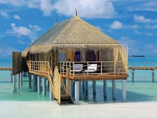 Senior Water Villa, Constance Moofushi