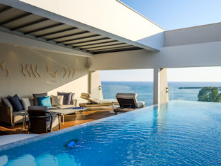 Parklane The Diamond Suite, Sea View with Private Pool