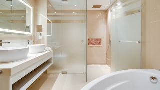 Pine Cliffs Hotel _ Duplex Suite Master Bathroom