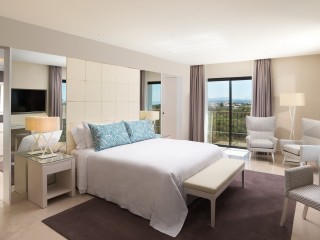 Pine Cliffs _Penthouse Presidential Suite Bedroom