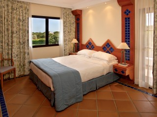 Pine Cliffs _ Golf Suites Bedroom