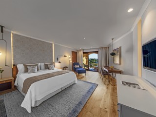 King Grand Deluxe Sea View Guest Room, St Regis Mardavall Mallorca