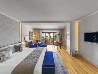 King Sea View Junior Suite, St Regis Mardavall Mallorca