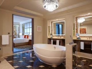 Atlantis The Palm _ Regal Suite Club