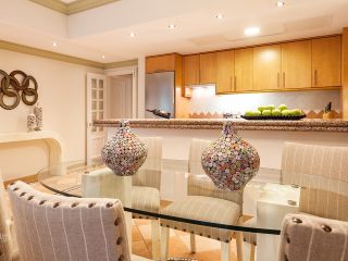 Pine Cliffs Suites - 3 Bedroom Penthouse - Dining Area